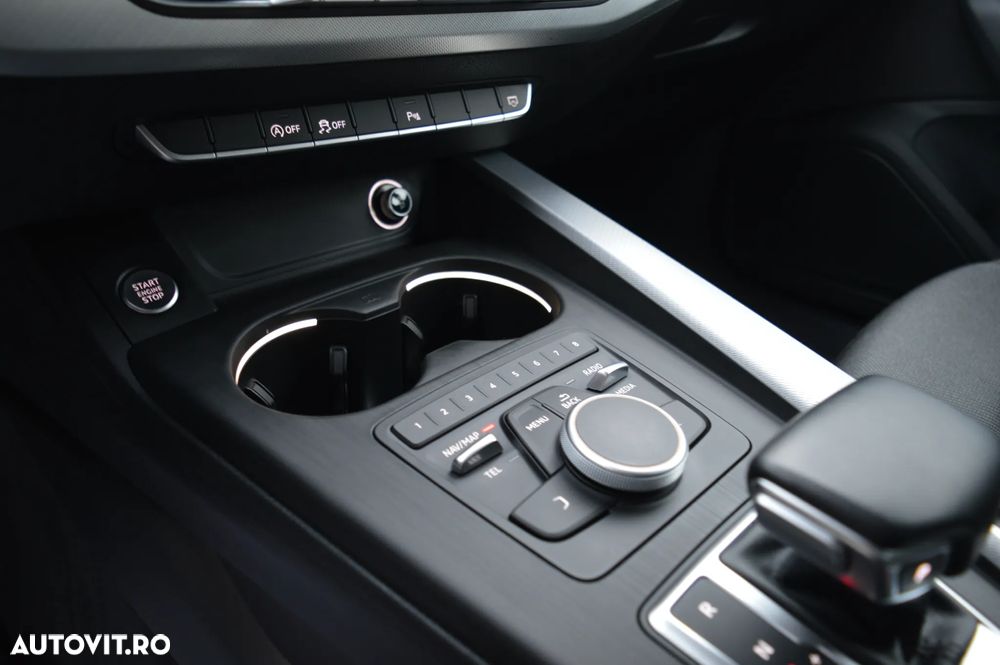 Audi A4 2.0 TDI S tronic - 33