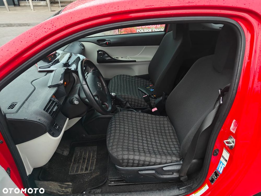 Toyota iQ 1.4 D-4D - 10