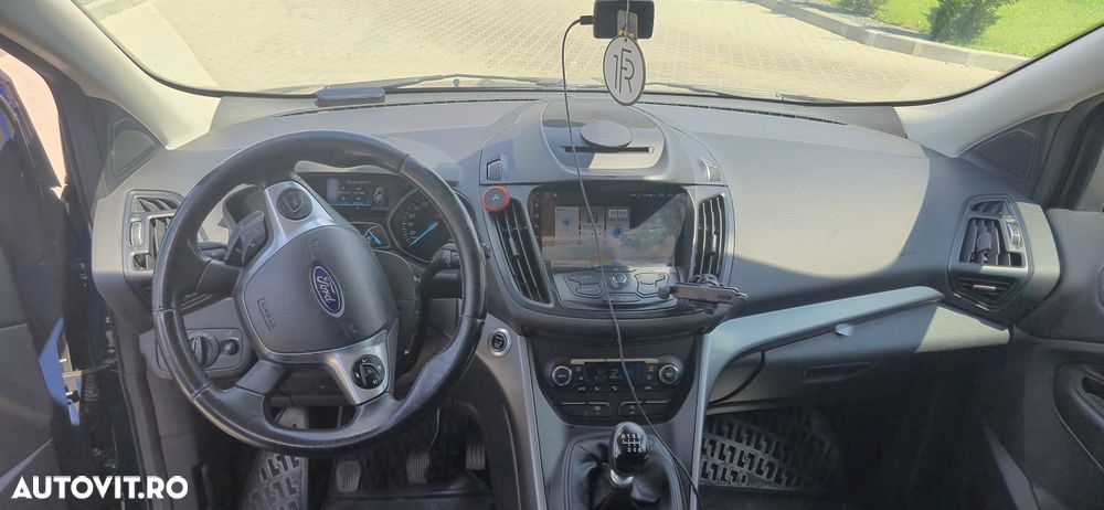 Ford Kuga - 8