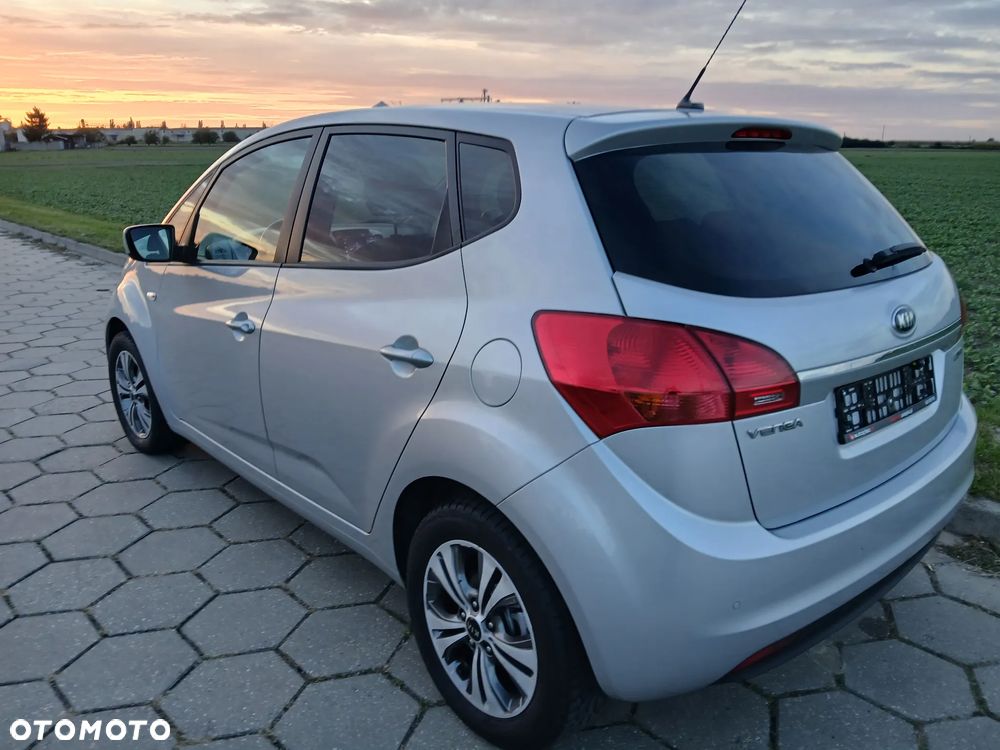 Kia Venga 1.4 CVVT Business Line - 12