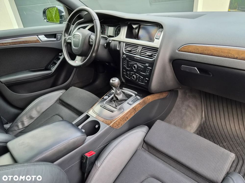 Audi A4 Avant - 33