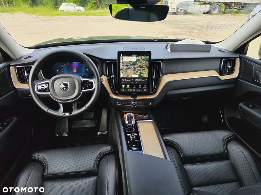 Volvo XC 60 B5 B AWD Plus Dark - 15