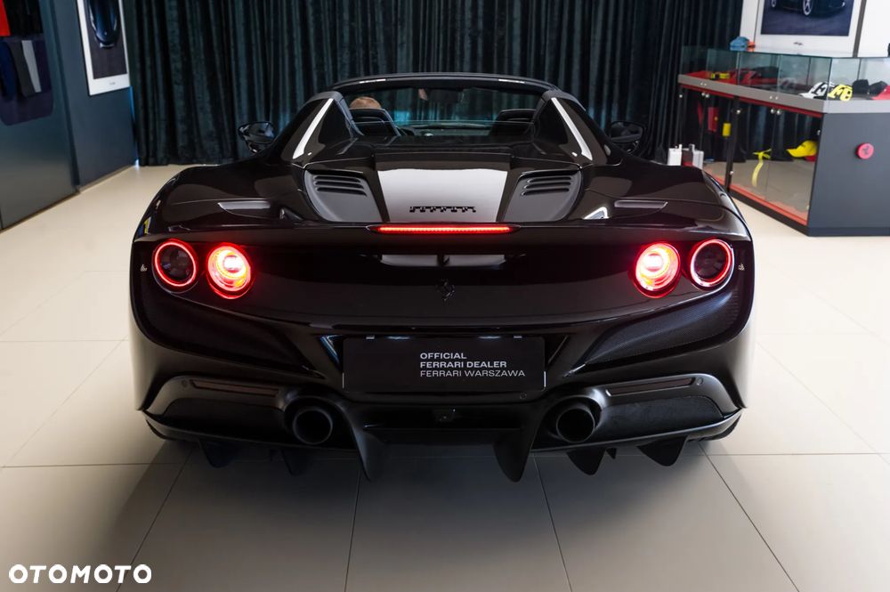 Ferrari F8 Spider Standard - 11