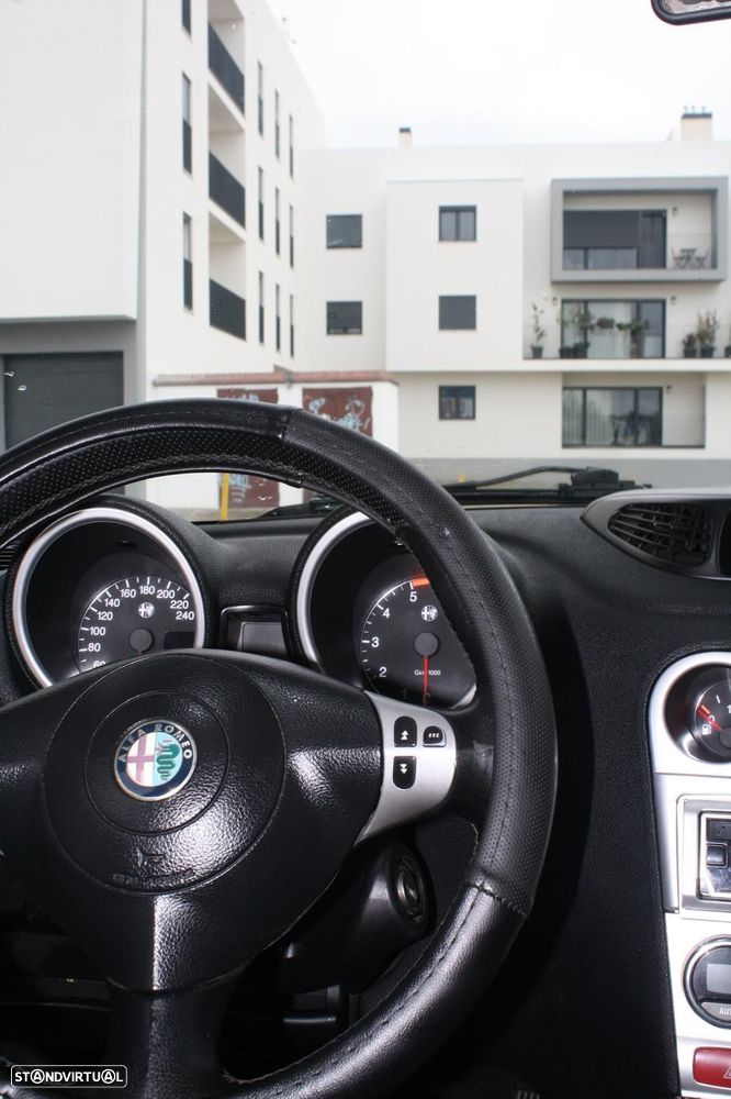 Alfa Romeo 156 1.9 JTD - 10