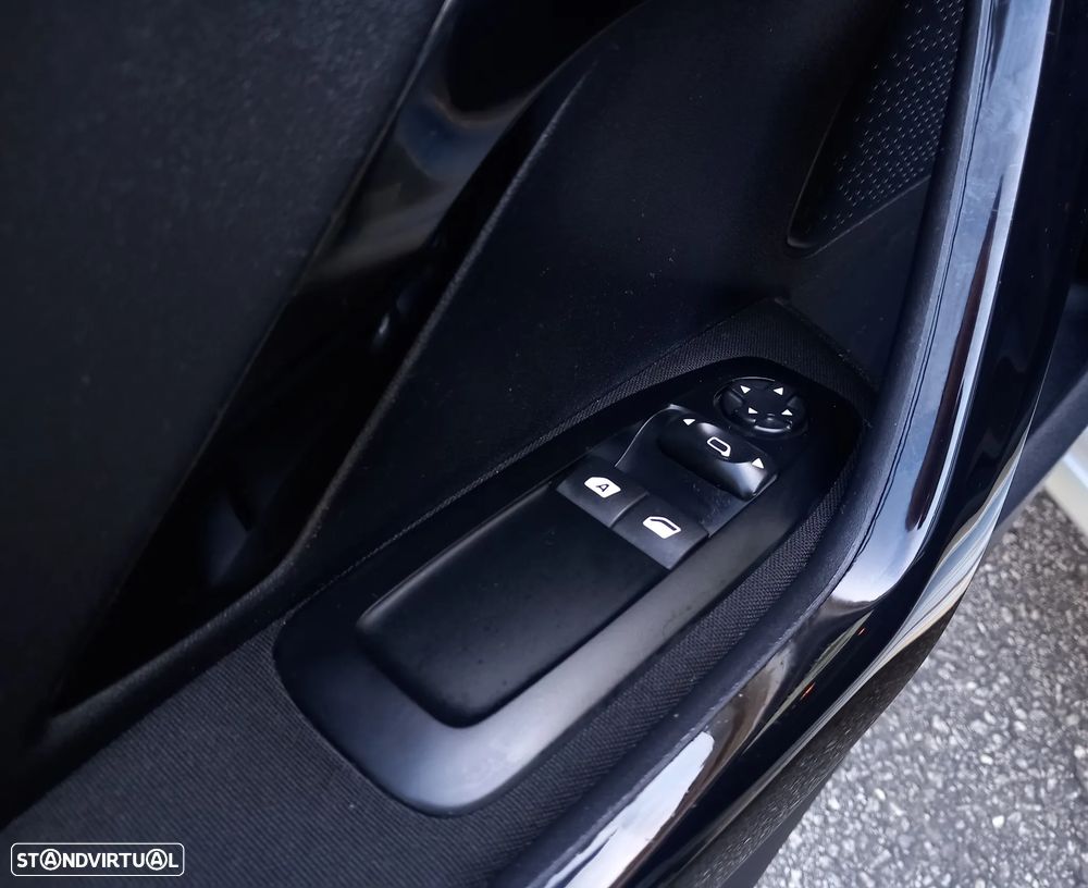 Peugeot 208 1.6 BlueHDi Style - 29