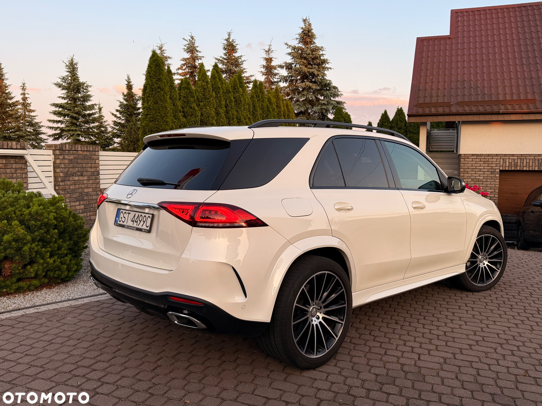 Mercedes-Benz GLE 300 d 4Matic 9G-TRONIC AMG Line - 3