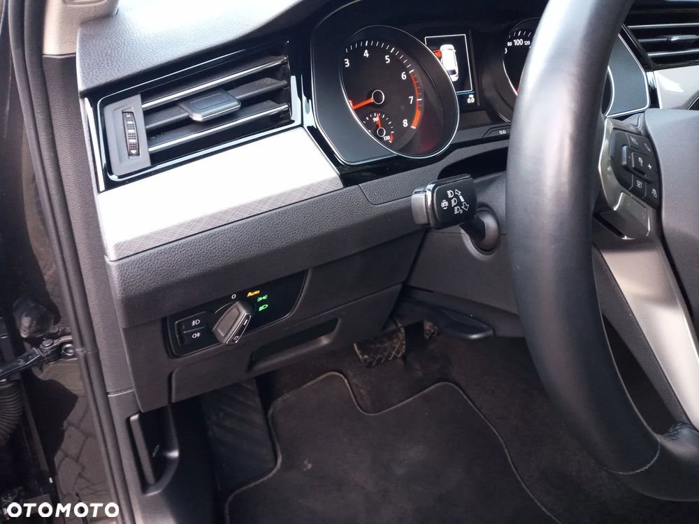 Volkswagen Passat 2.0 TSI Business DSG - 14