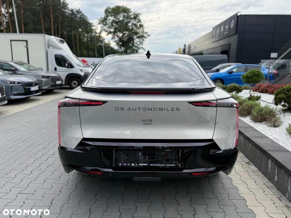 DS Automobiles N°8 - 13