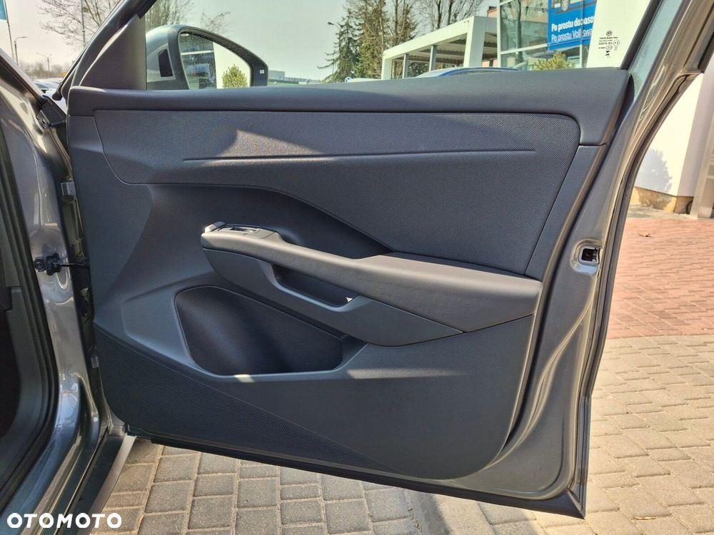 Volkswagen T-Roc - 17