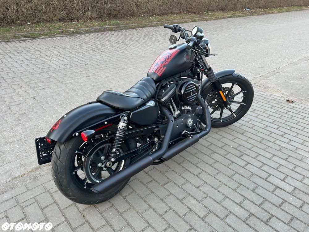 Harley-Davidson Sportster Iron 883 - 3