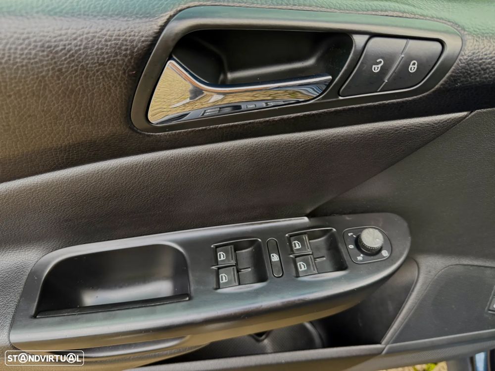 VW Passat Variant 2.0 TDi Highline - 21