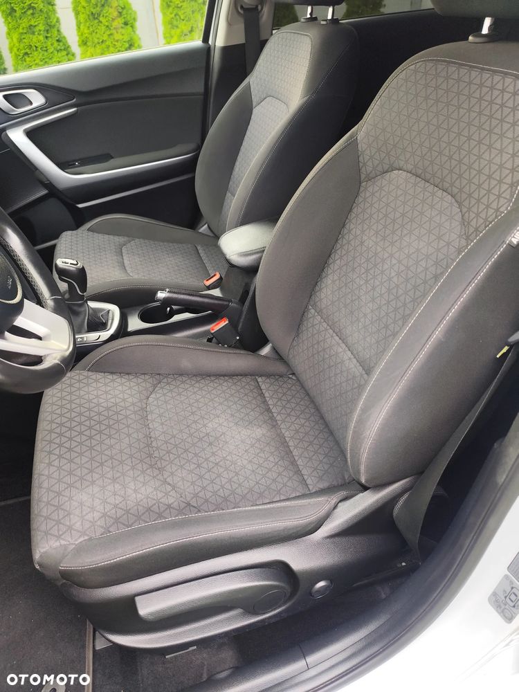 Kia Ceed 1.6 CRDi SCR L Business Line Plus - 14