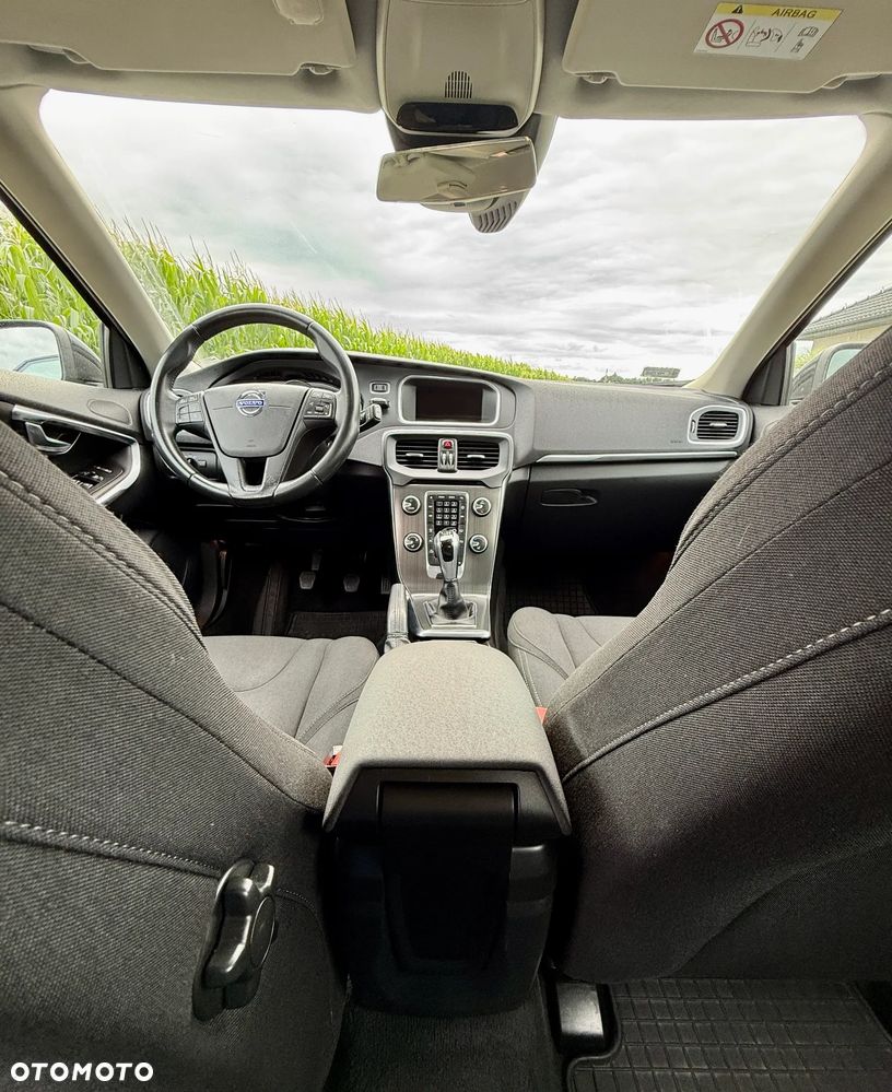 Volvo V40 T2 Momentum - 13