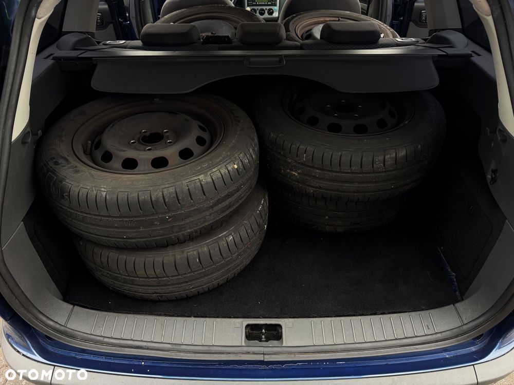 Ford Focus 1.8 Ghia - 28