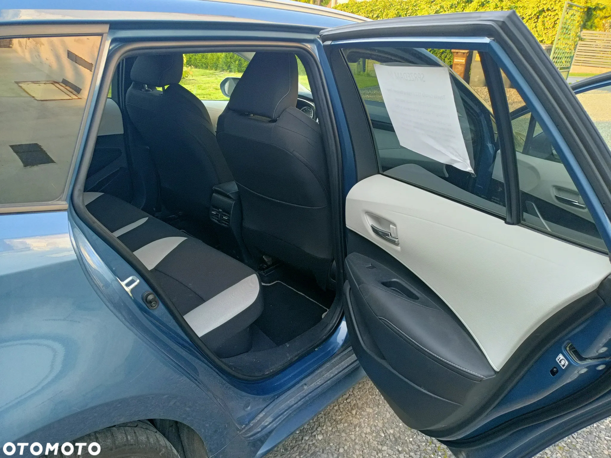 Toyota Corolla 2.0 Hybrid Comfort - 12