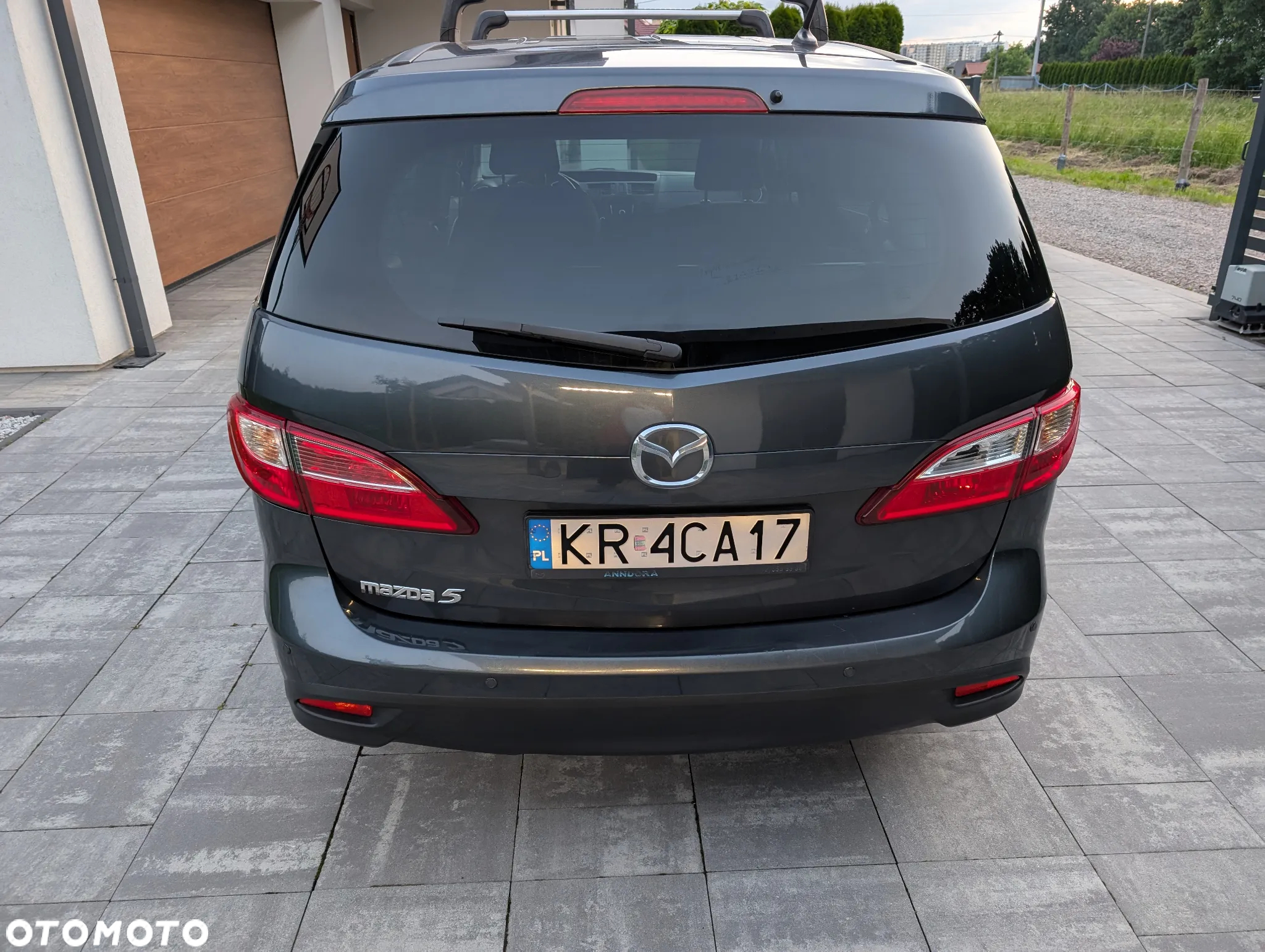 Mazda 5 - 6