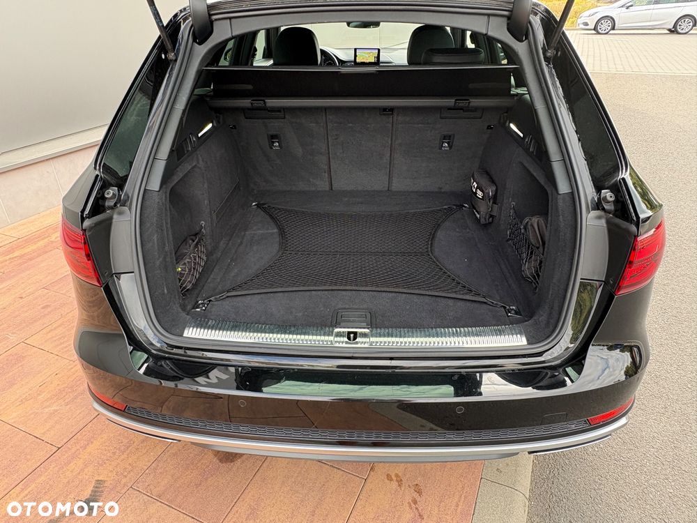 Audi A4 Avant 35 TFSI mHEV S Line S tronic - 28