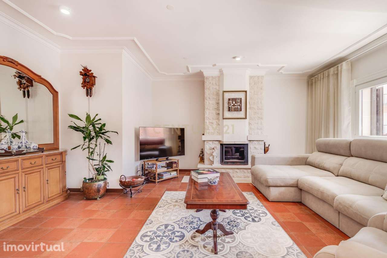 Apartamento T4 no Centro de Alverca do Ribatejo - Grande imagem: 2/17