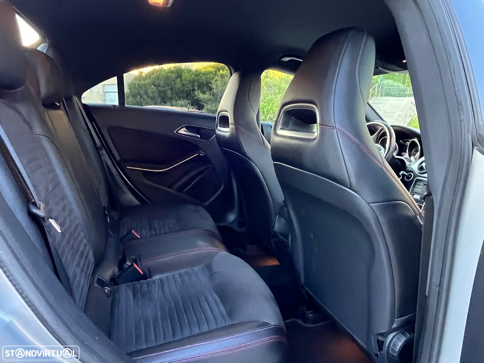 Mercedes-Benz CLA 180 d AMG Line - 32