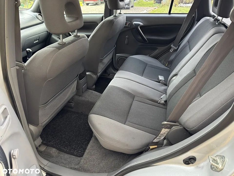 Toyota RAV4 1.8 VVT-i Luna 2WD - 25