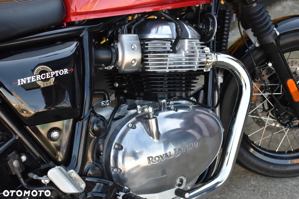 Royal Enfield Interceptor - 32
