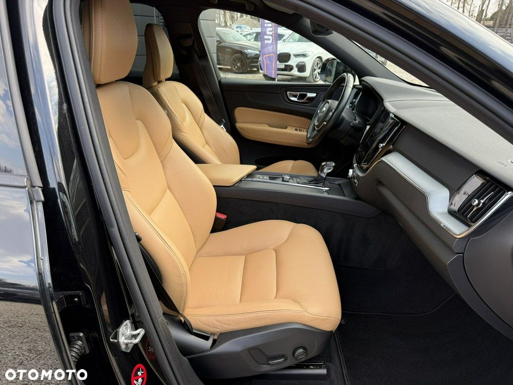 Volvo XC 60 D4 AWD Momentum - 12