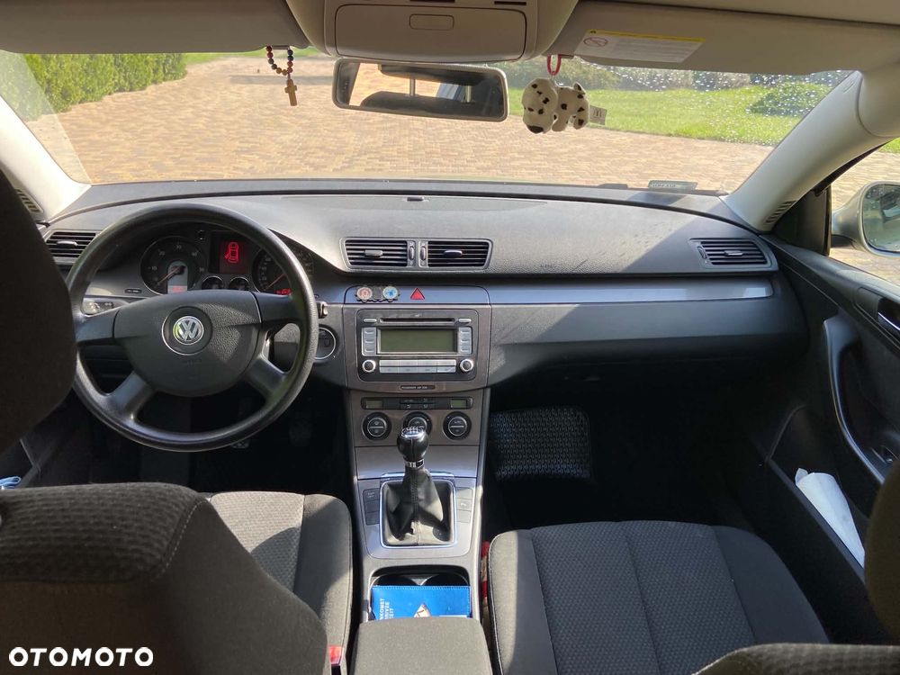 Volkswagen Passat - 16