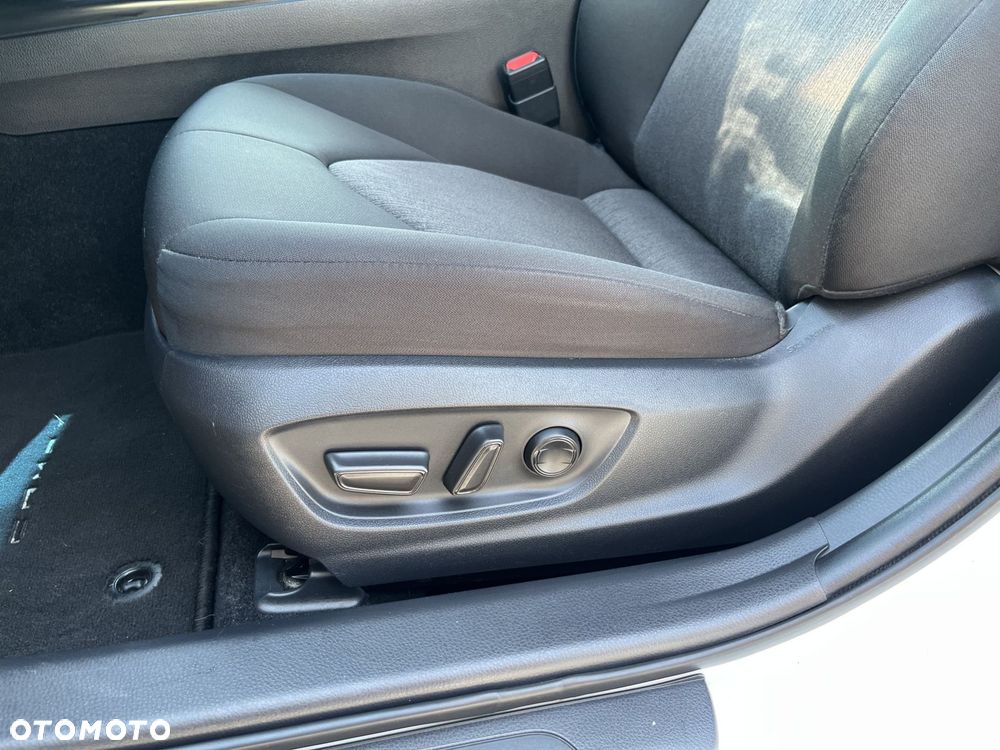 Toyota Camry 2.5 Hybrid Comfort CVT - 11