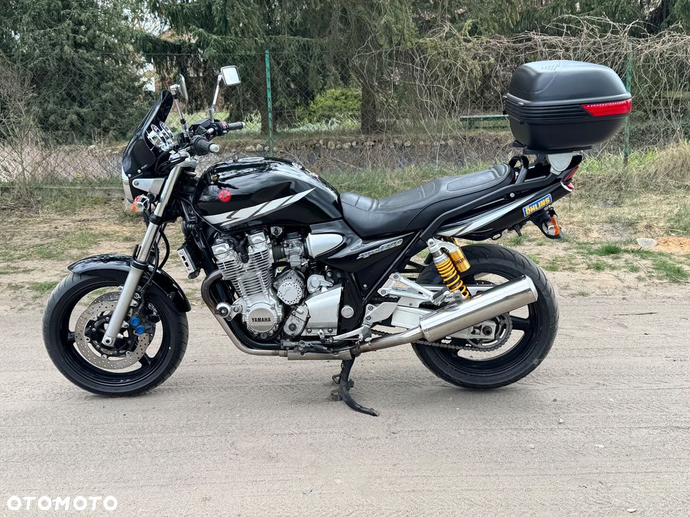 Yamaha XJR - 19