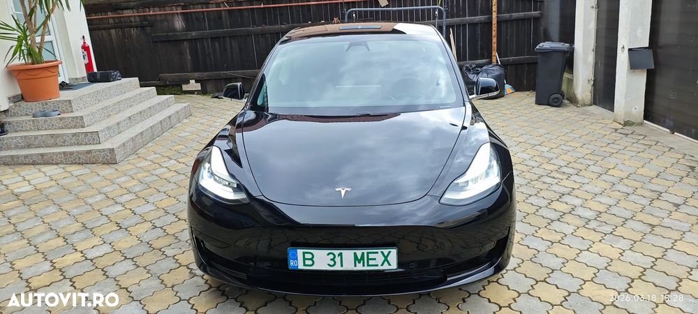 Tesla Model 3 Standard Reichweite Plus Hinterradantrieb - 3