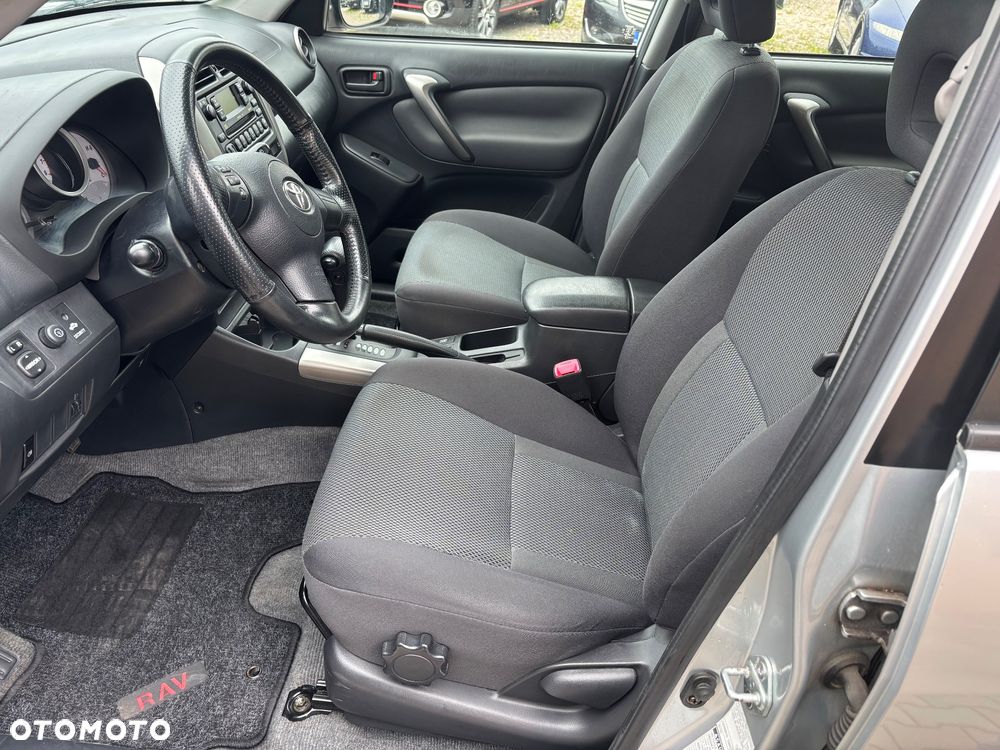 Toyota RAV4 2.0 VVT-i 4x4 - 7