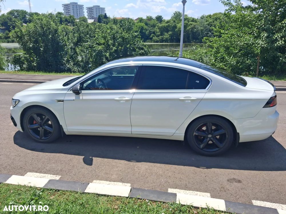 Volkswagen Passat 2.0 TDI DSG Highline - 13