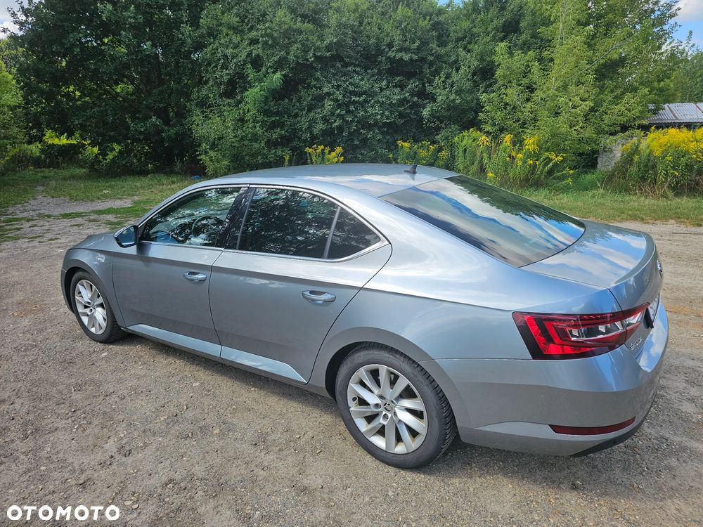 Skoda Superb 2.0 TSI DSG Ambition - 5
