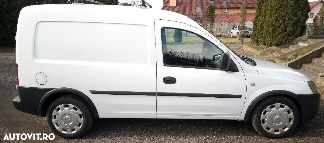 Opel COMBO - 11