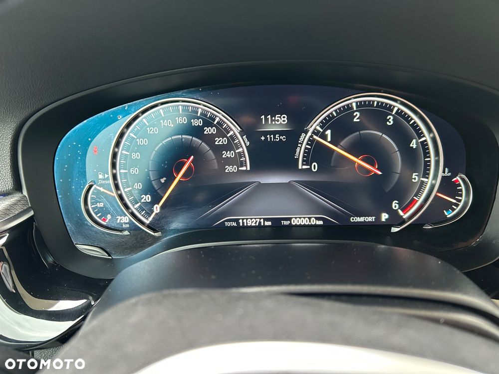 BMW Seria 5 520d xDrive - 18