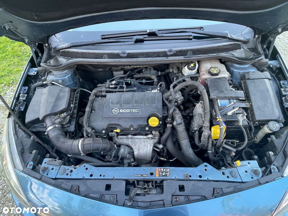 Opel Astra IV 1.4 T Cosmo - 34