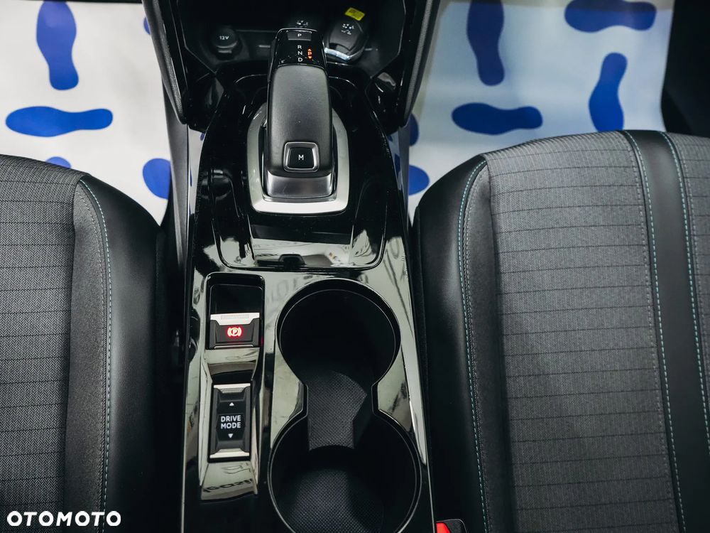 Peugeot 2008 1.5 BlueHDi Allure S&S EAT8 - 23
