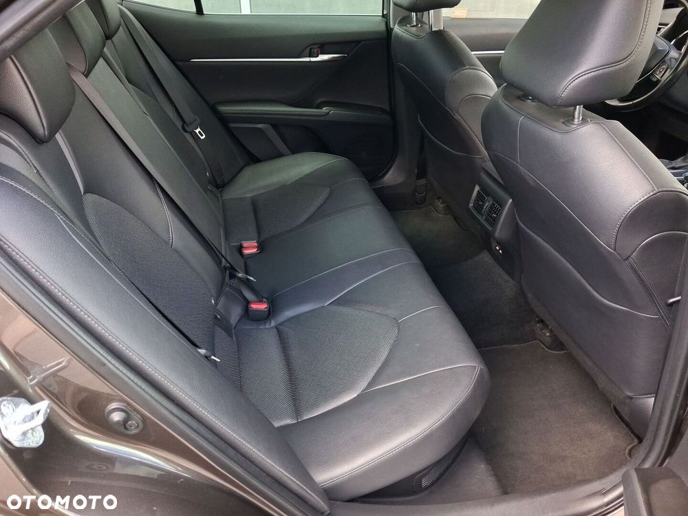 Toyota Camry 2.5 Hybrid Executive CVT - 14