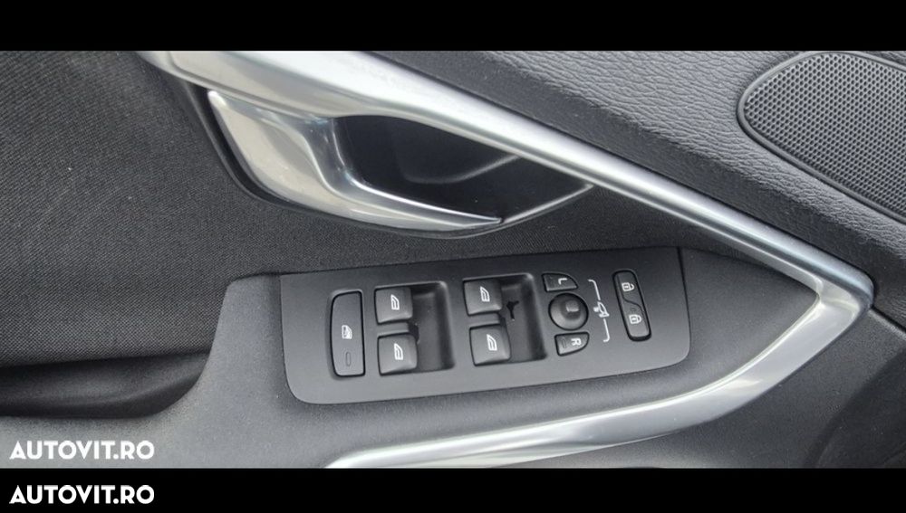 Volvo V40 D4 Momentum - 23