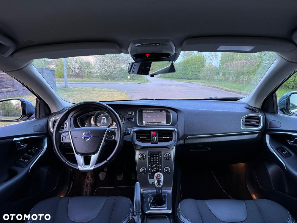 Volvo V40 D2 Summum - 17