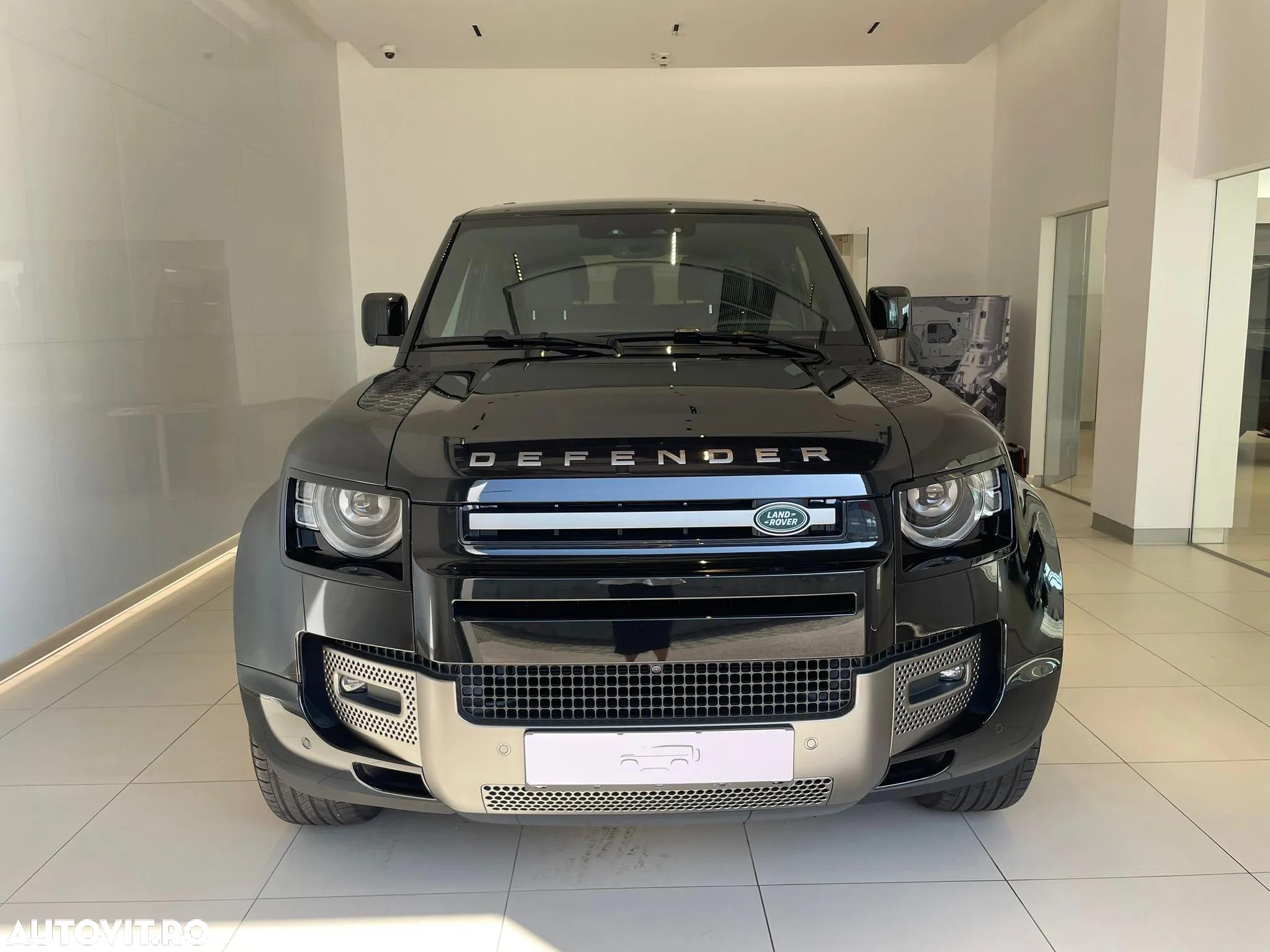 Land Rover Defender - 3
