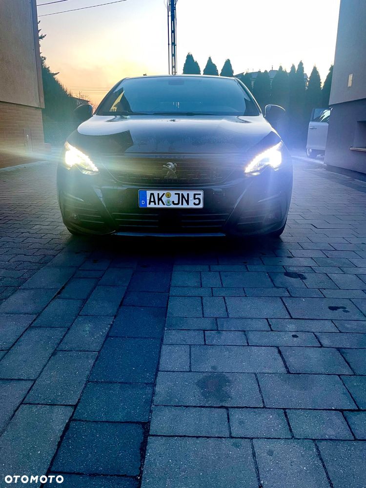 Peugeot 308 PureTech 130 GPF EAT8 Stop & Start Allure Business-Paket - 1