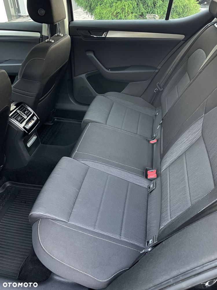 Skoda Superb 2.0 TDI Active DSG7 - 6