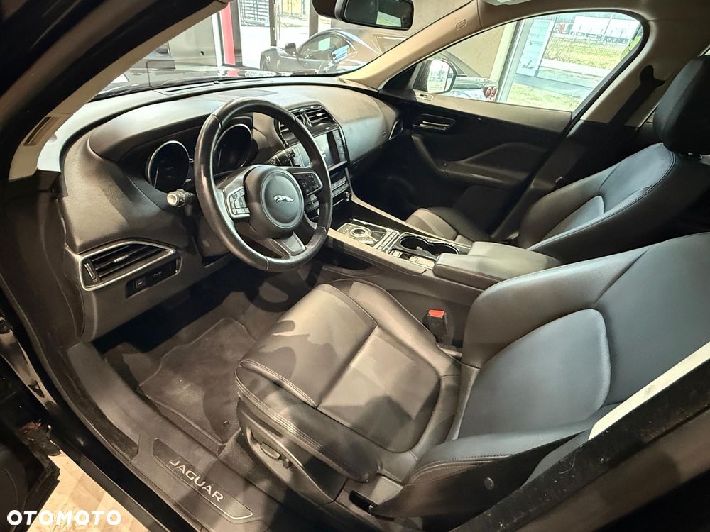 Jaguar F-Pace 35t AWD Pure - 13