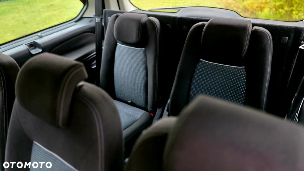 Ford Galaxy - 8