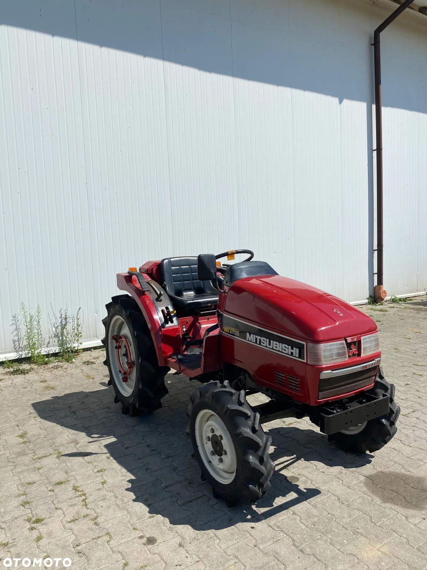 Mitsubishi MT205 - 1