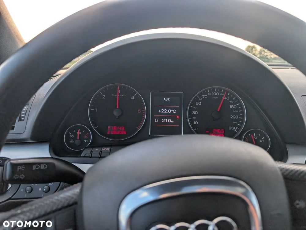 Audi A4 Avant 2.0 TDI DPF quattro - 18