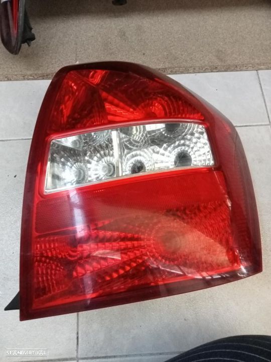 Farolim direito Kia Cerato - 1