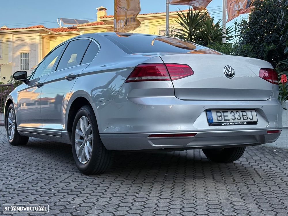 VW Passat 2.0 TDI Confortline DSG - 23