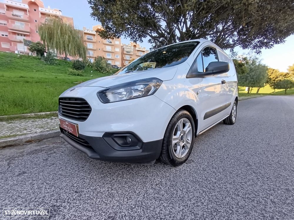 Ford Transit Courier - 27